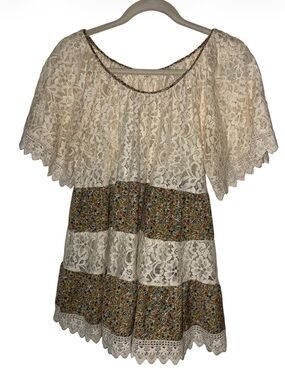 Easel Cream Lace & Multicolor Floral Tiered Top Sz M